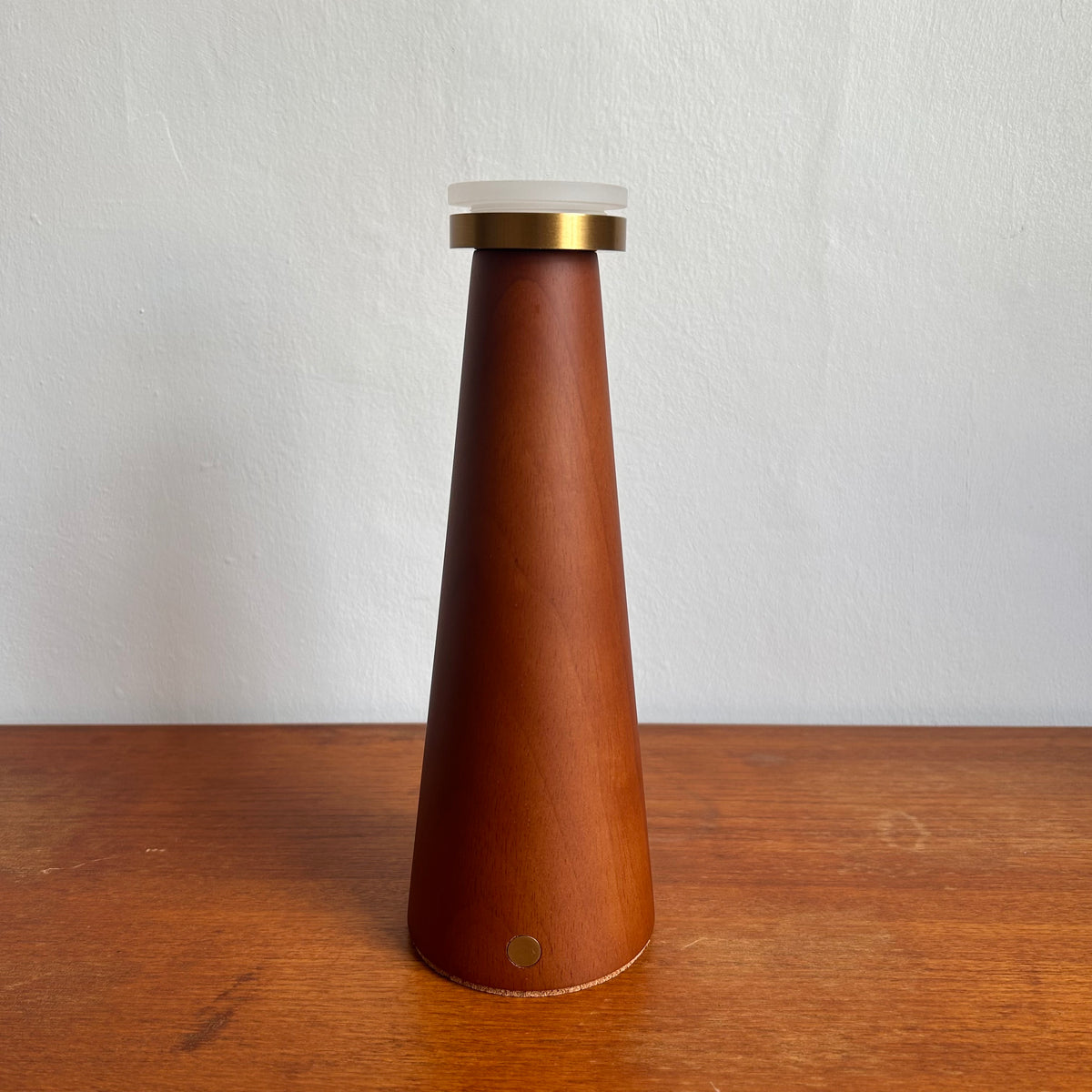 Smooth Teak style rechargeable touch lamp with rope shade