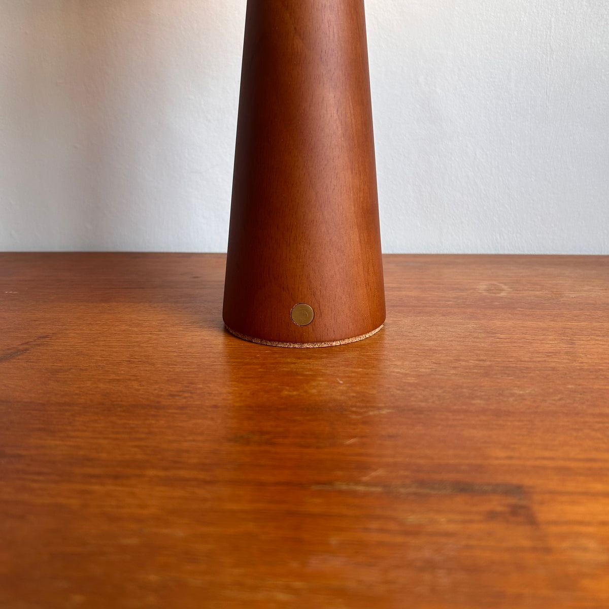 Smooth Teak style rechargeable touch lamp with rope shade